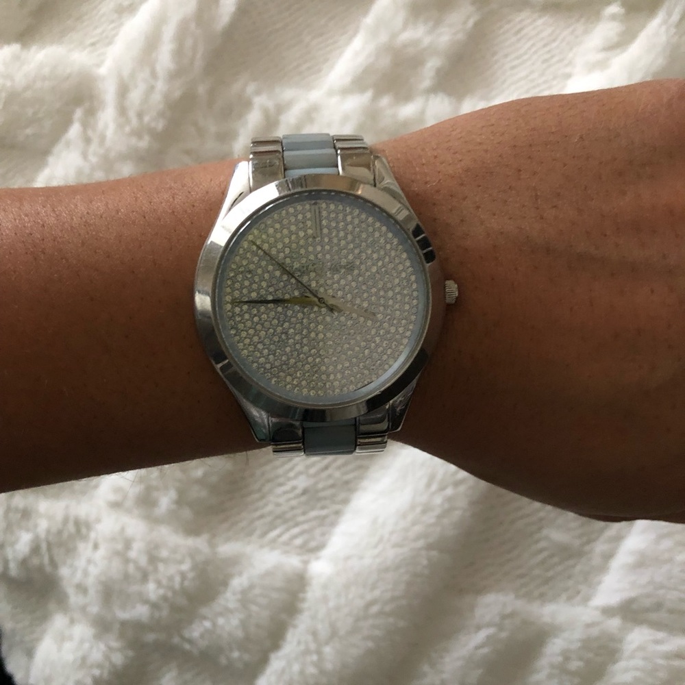 Watch - Picture 4 of 4